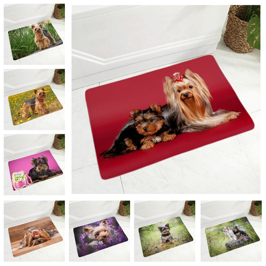 Lindo felpudo decorativo para perro Yorkshire miniatura.
