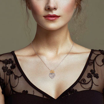 Collier avec pendentif en forme de cœur et couronne en argent sterling 925